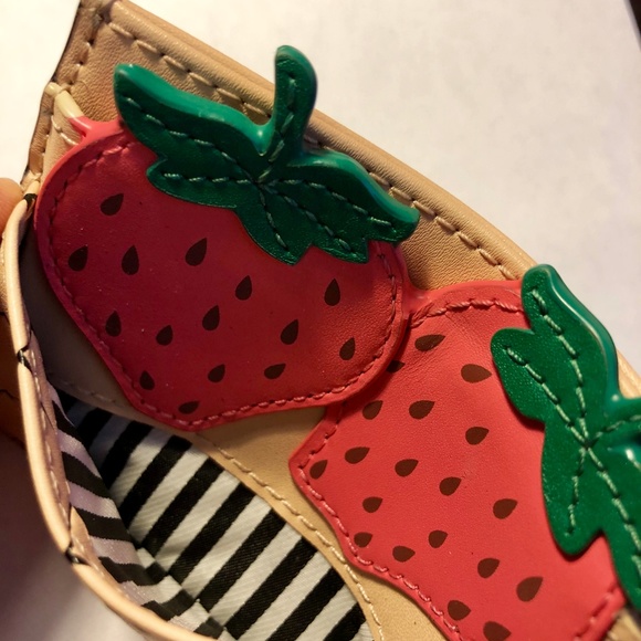 Kate Spade Daisy Strawberry Purse Pattern Literacy Basics